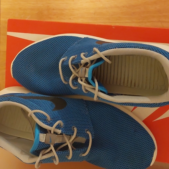 NIKE, ROSHERUN, MENS 11, BLUE - Picture 2 of 4